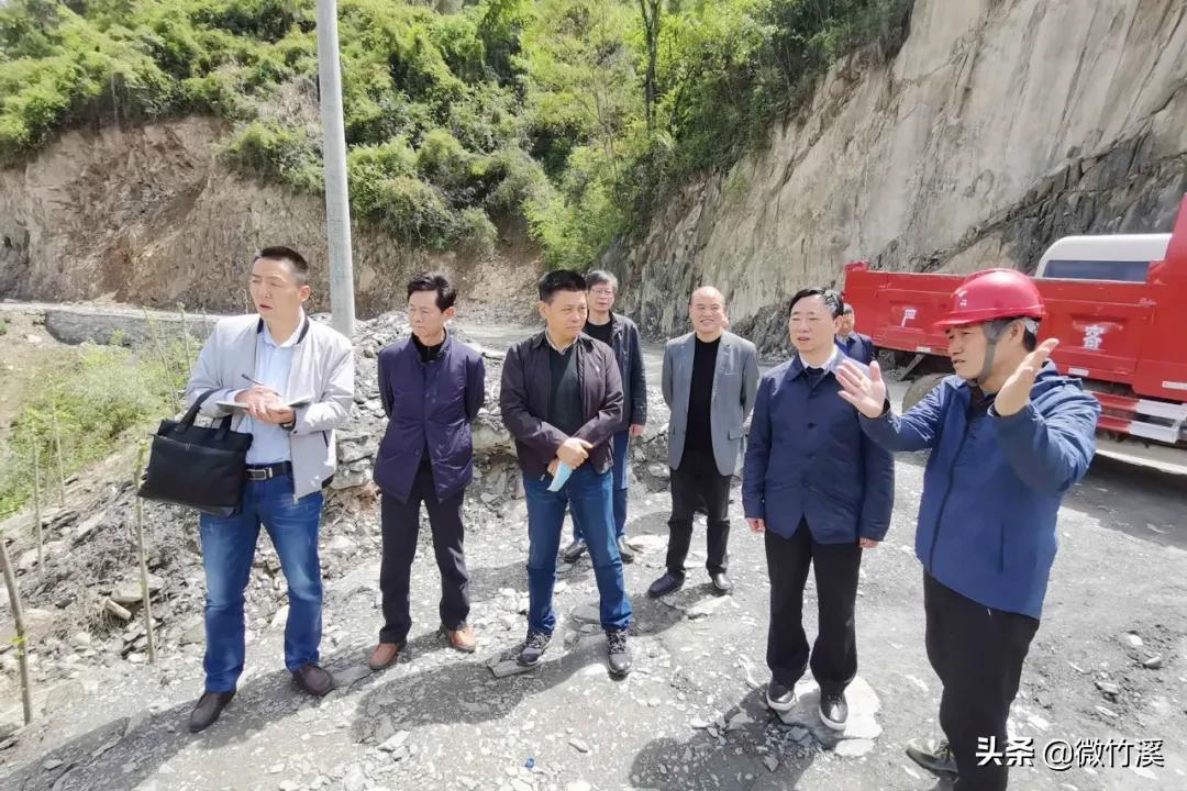 烟草法律法规最新版,烟草法律法规最新版与老友记的温馨日常
